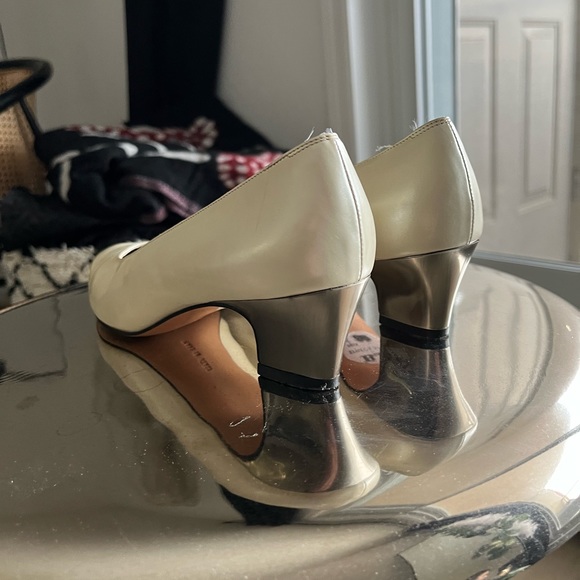 Salvatore Ferragamo Vintage Kitten Heels - Picture 4 of 4